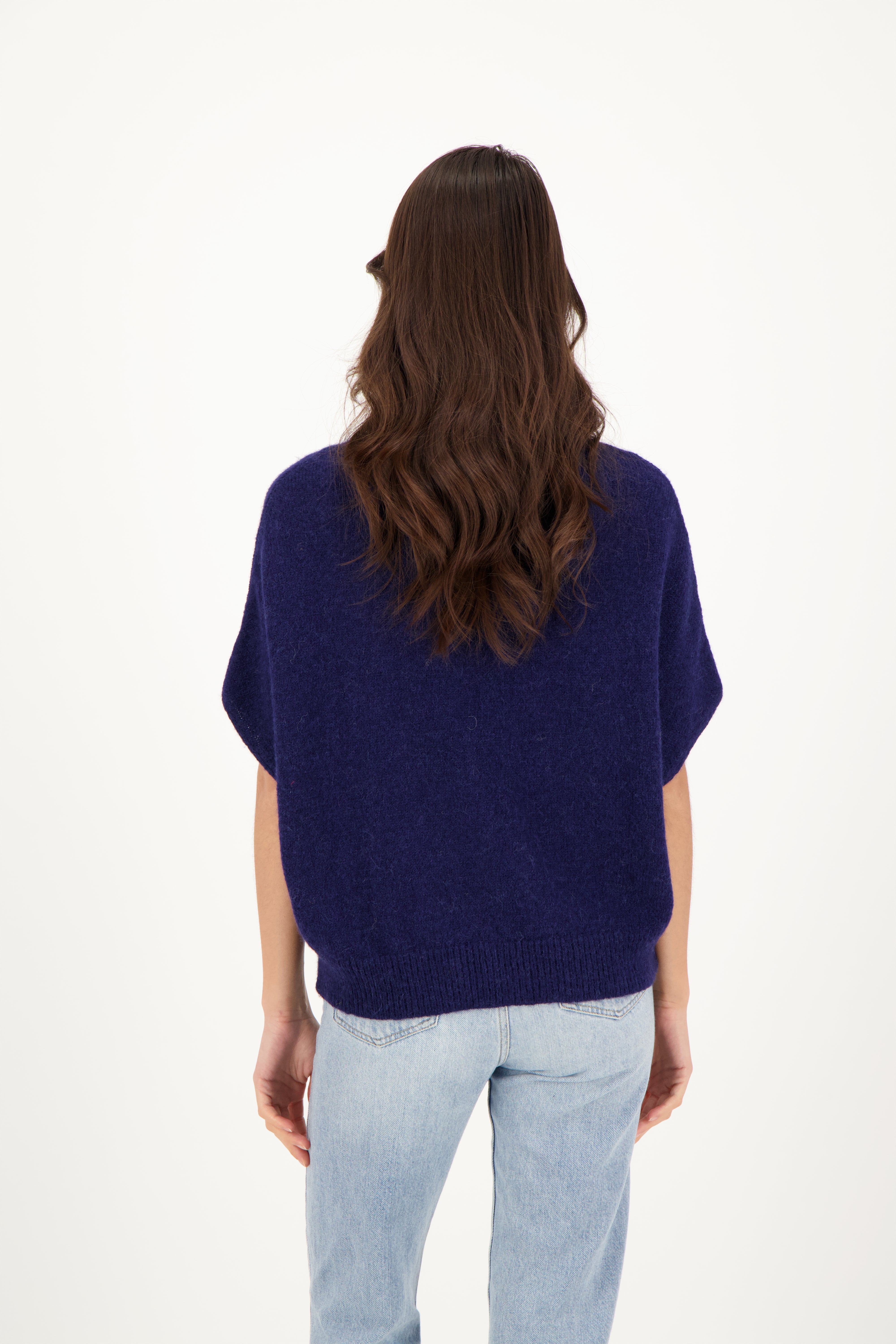 AUBE Sleeveless Sweater – Produktfoto in Navy #farbe_navy