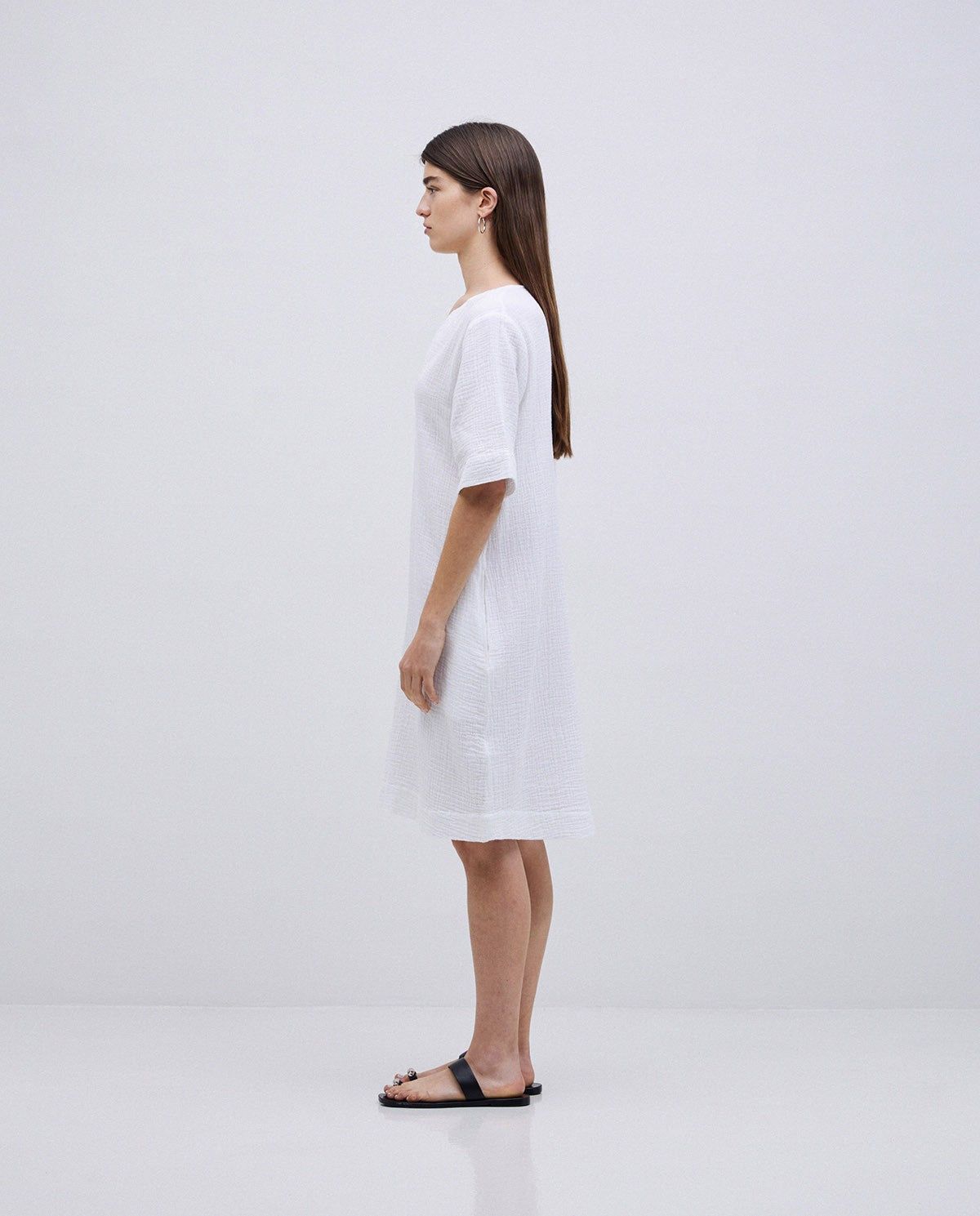 Musselin-Kleid in Weiß – Styling-Ansicht #farbe_weiß