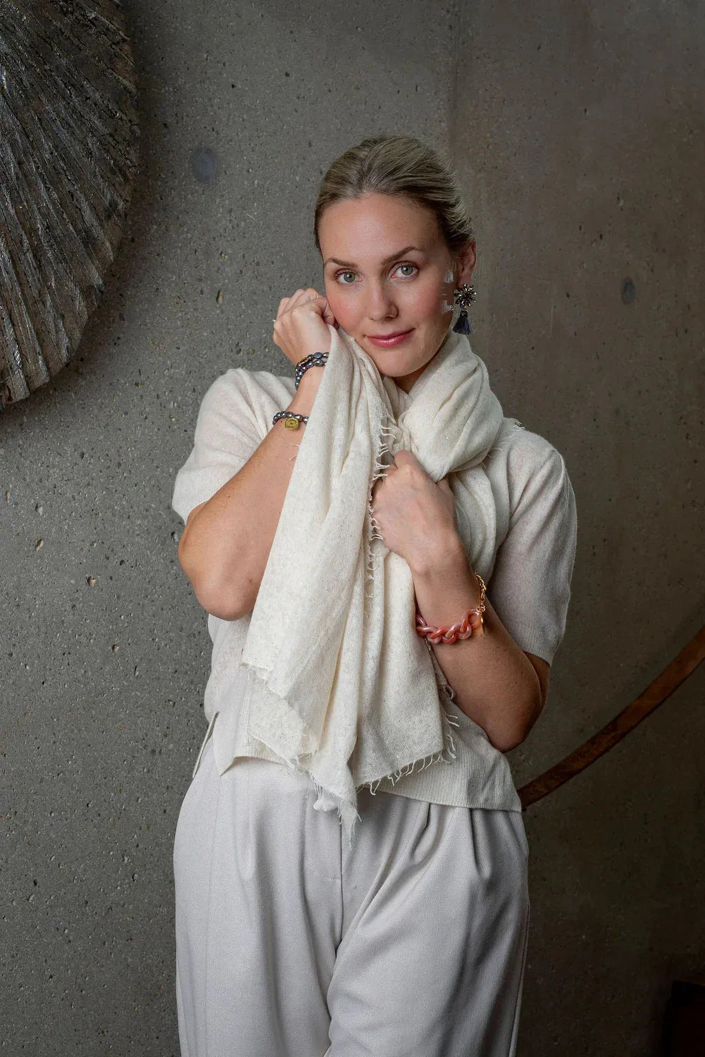Cashmere Schal Adele-cs Sparkle mit Pailletten in Creme – Vorderansicht #farbe_creme