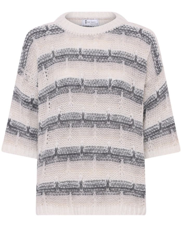 IrisTT Short Sleeve Pullover – Styling-Ansicht in Grau-gestreift #farbe_grau-gestreift