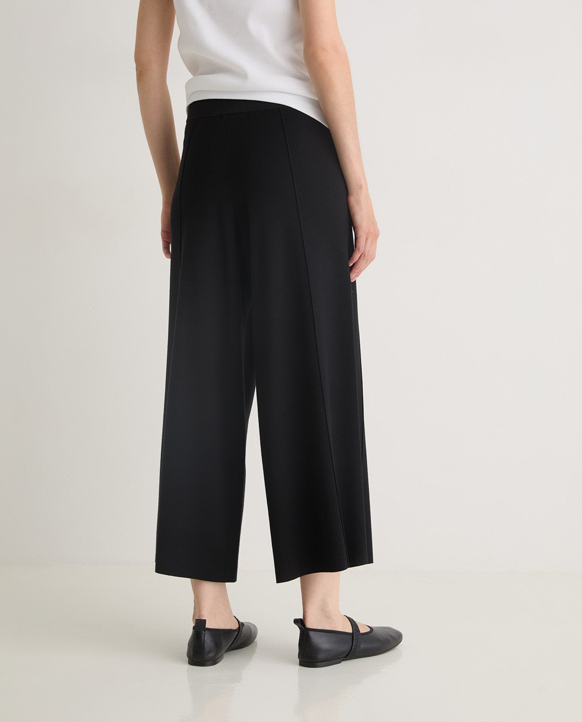 Culotte aus Viskose in Schwarz – Frontansicht #farbe_schwarz