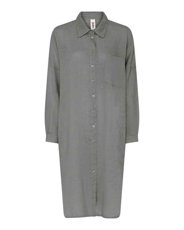 KARLATT Long Shirt in Artichoke – Detailaufnahme myloook #farbe_Artichoke