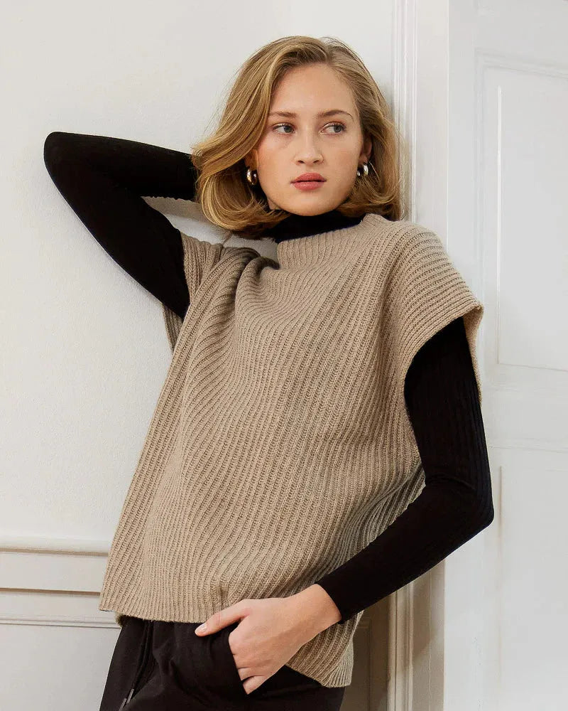IsadoraTT Sleeveless Pullover – Nahaufnahme in Nature #farbe_nature