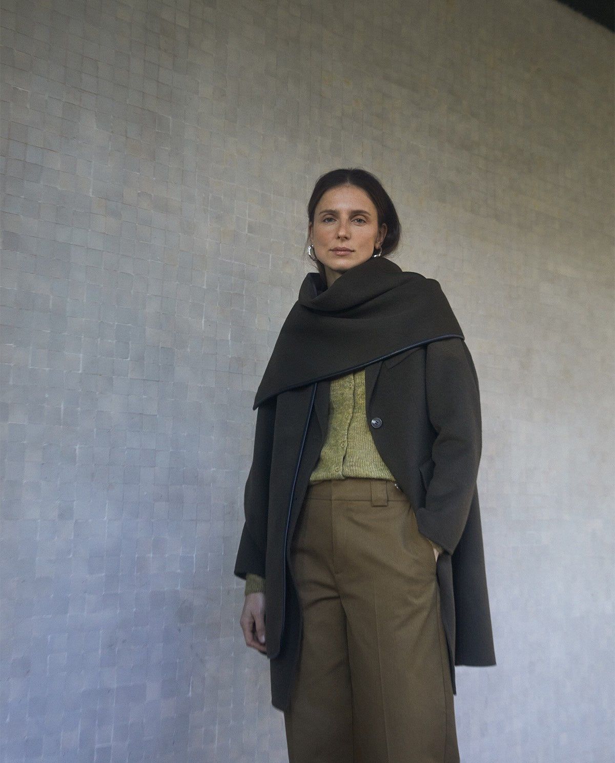 Midi Wollmantel in Khaki – Produktbild myloook #farbe_Khaki