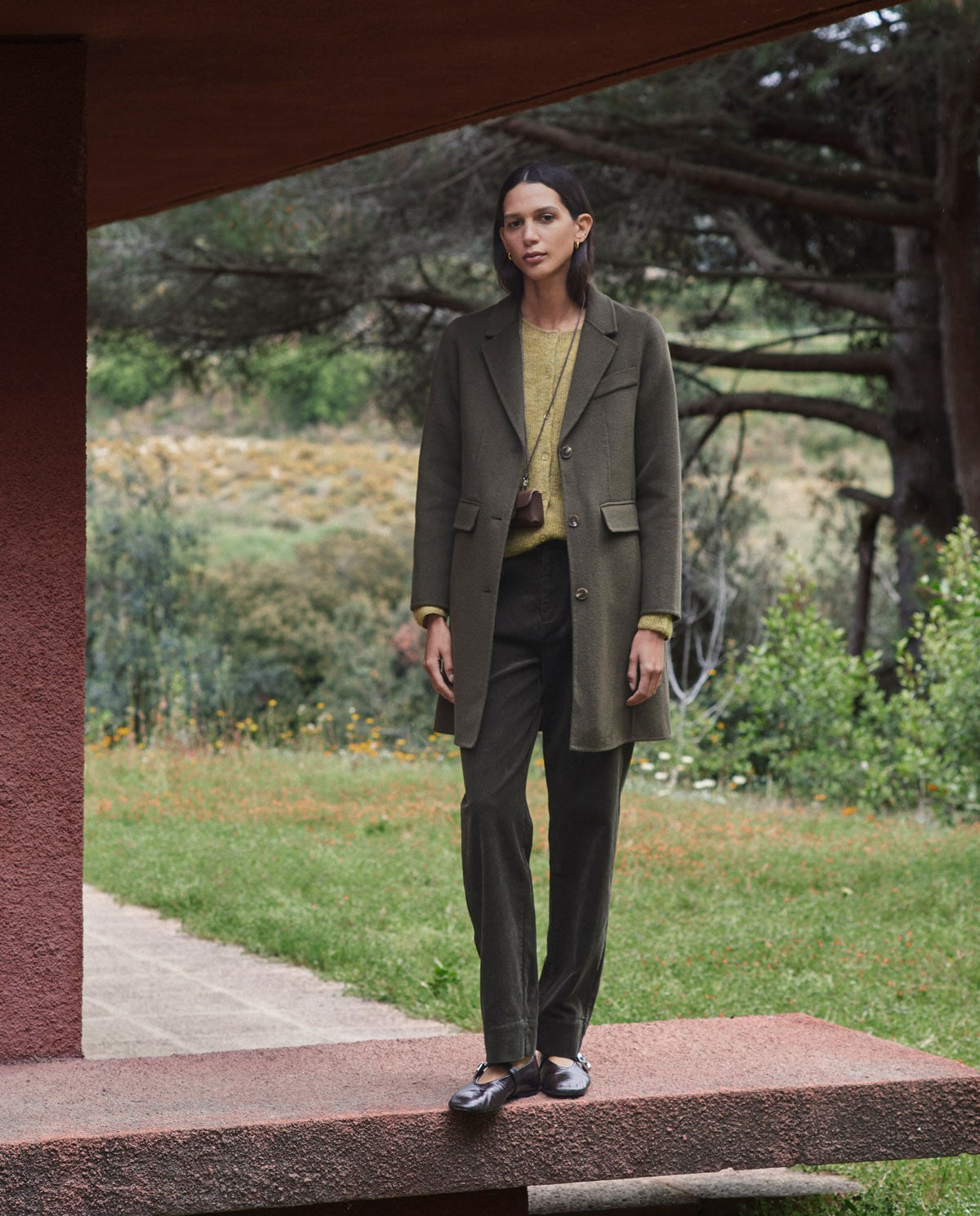 Midi Wollmantel in Khaki – Detailansicht Verarbeitung myloook #farbe_khaki