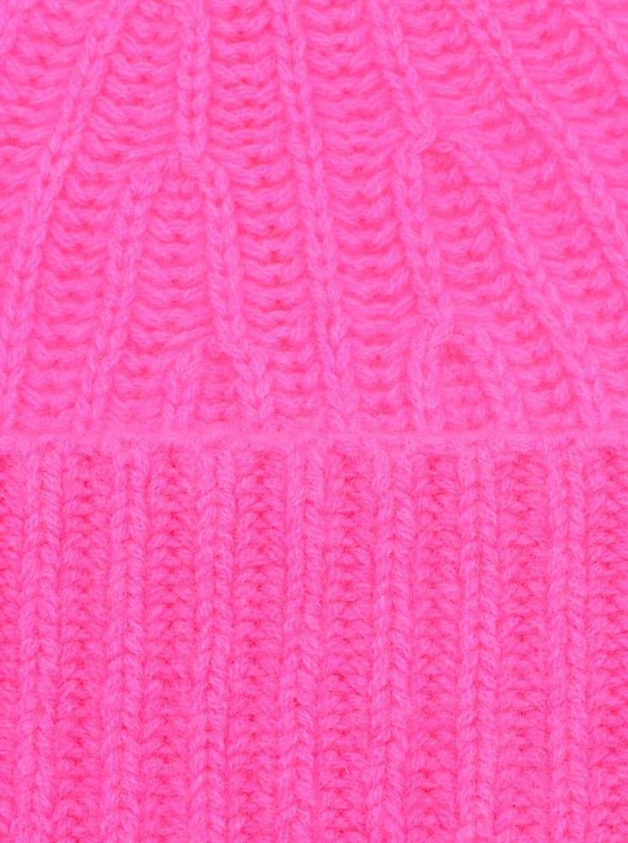 Ausschnitt einer Kaschmirmütze breit gerippt in Pink