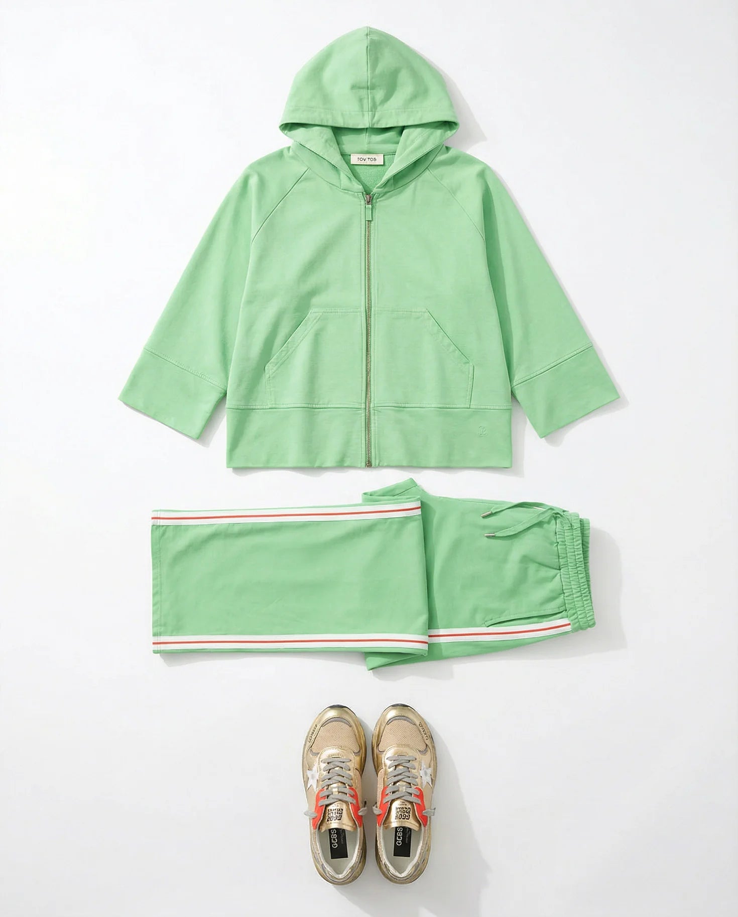 Produktbild Sweatjacke grün Frontansicht und passende Hose #farbe_fresh green