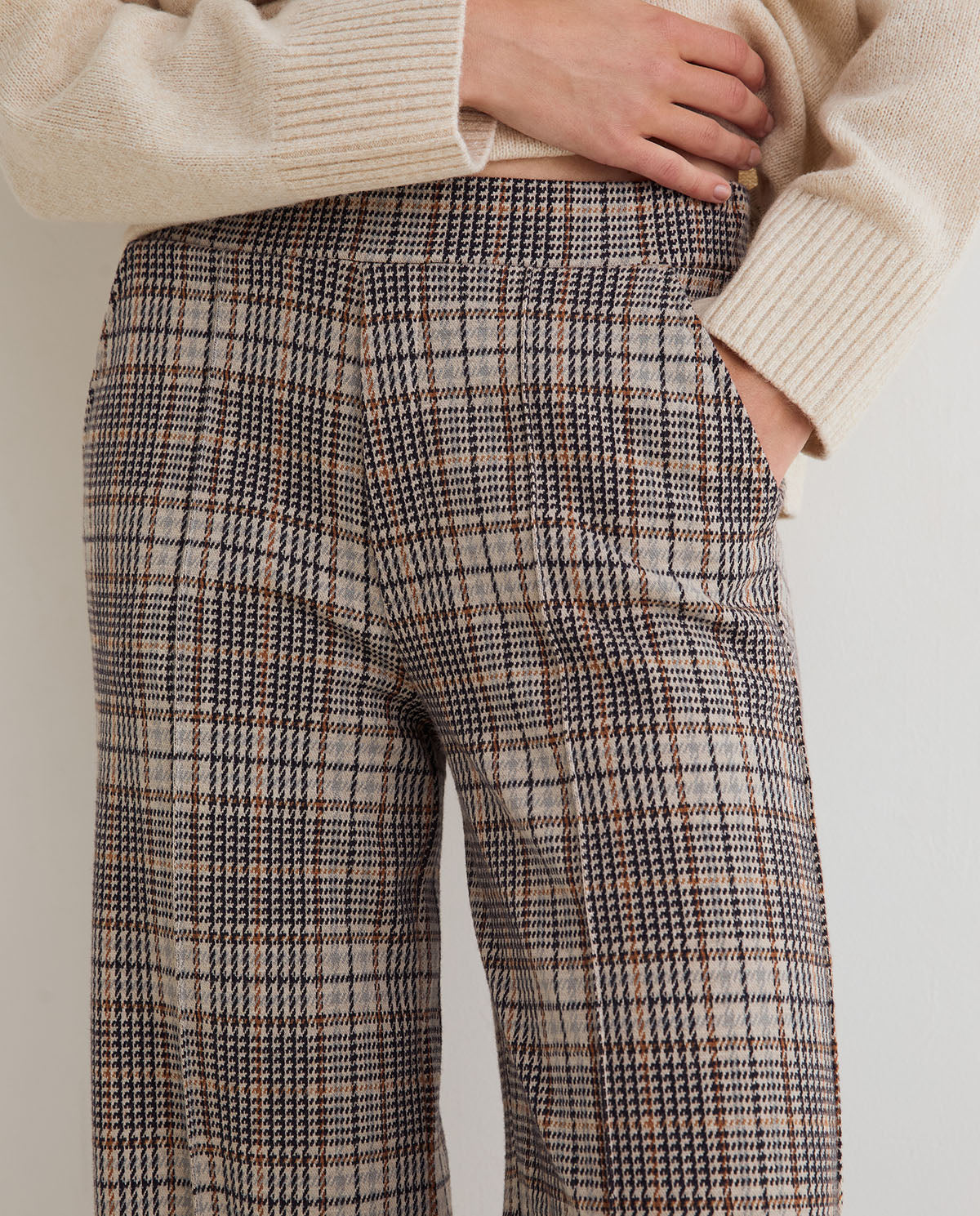 Weite Hose mit großem Karomuster in Beige