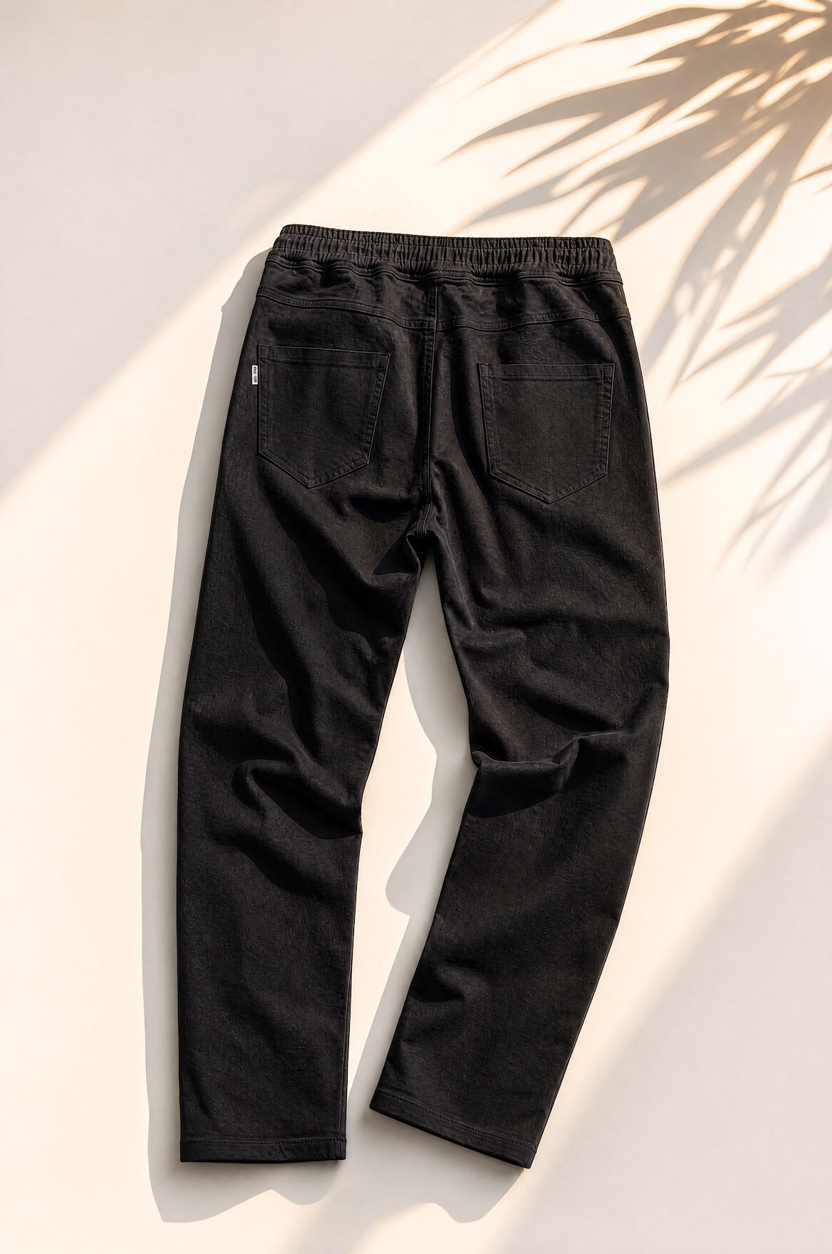 YOU TWO PANT - Nobile Washed in Schwarz – Detailaufnahme myloook #farbe_schwarz