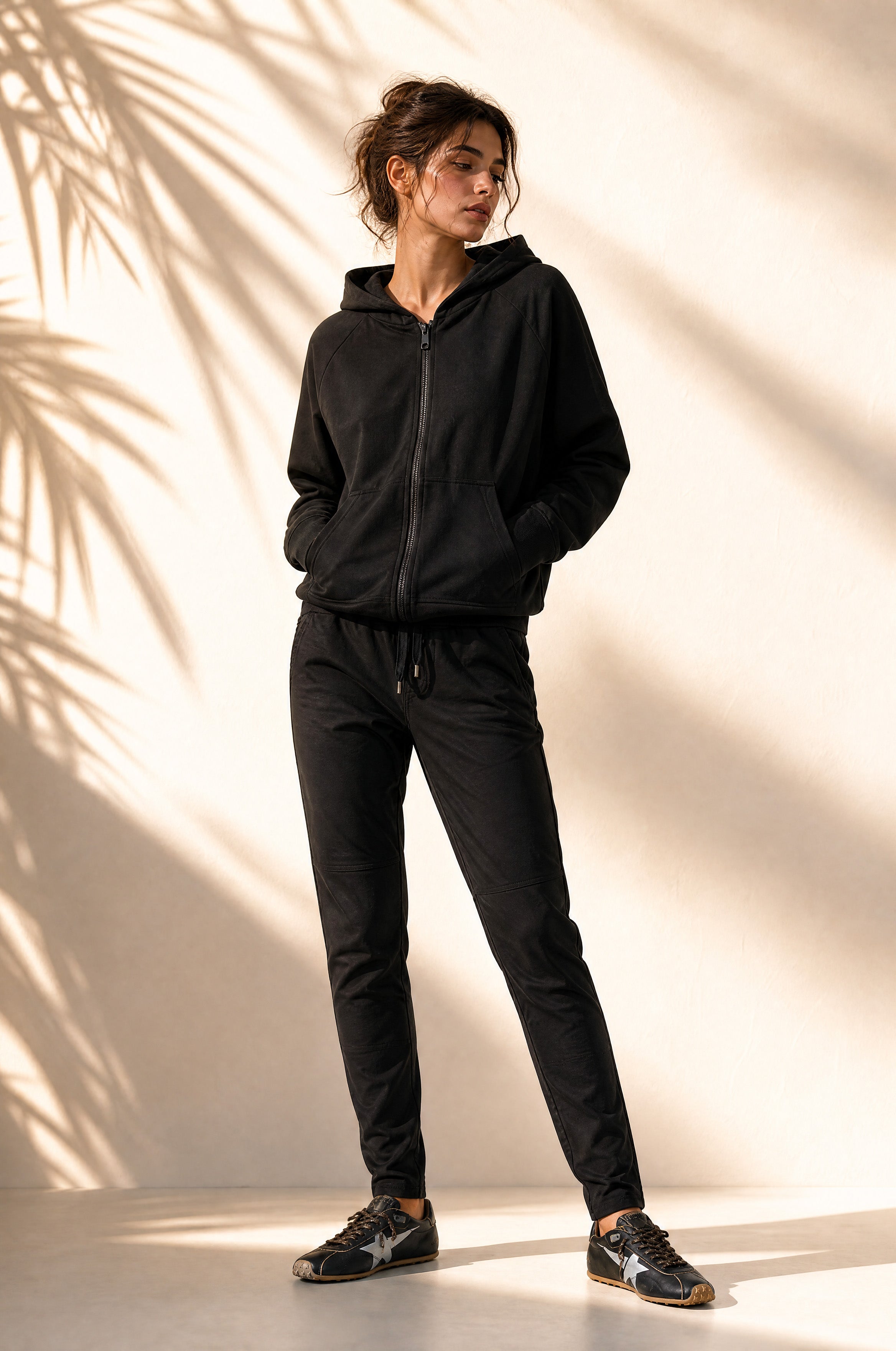 YOU TWO PANT - Nobile Washed in Schwarz – Detailansicht Stoff #farbe_schwarz